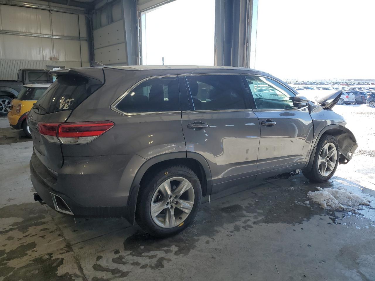 2019 Toyota Highlander - Image 3
