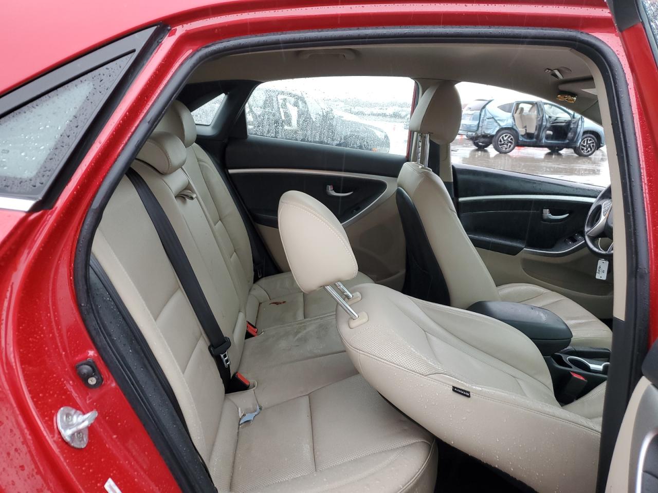 2014 Hyundai Elantra - Image 10