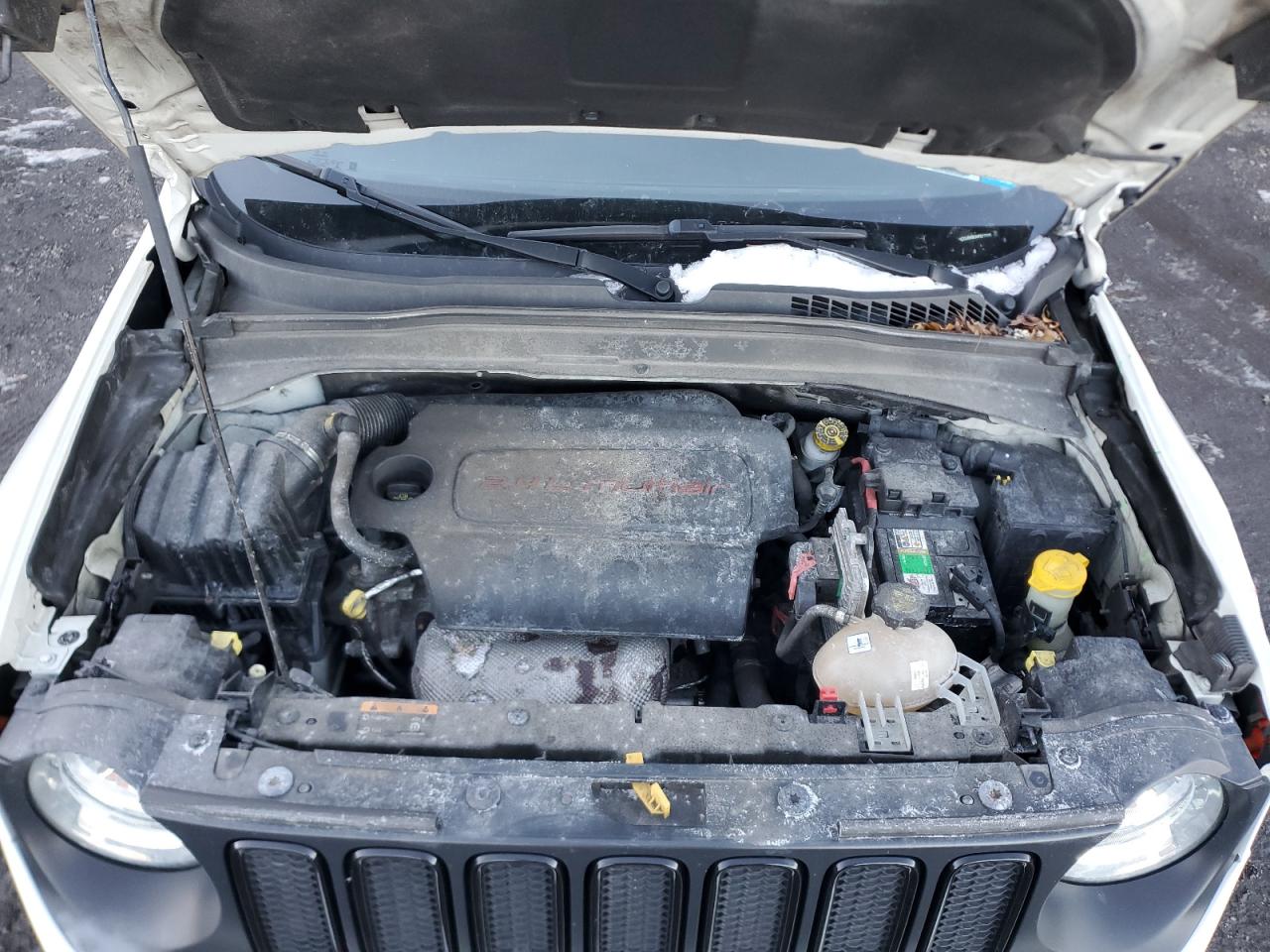 2017 Jeep Renegade - Image 12