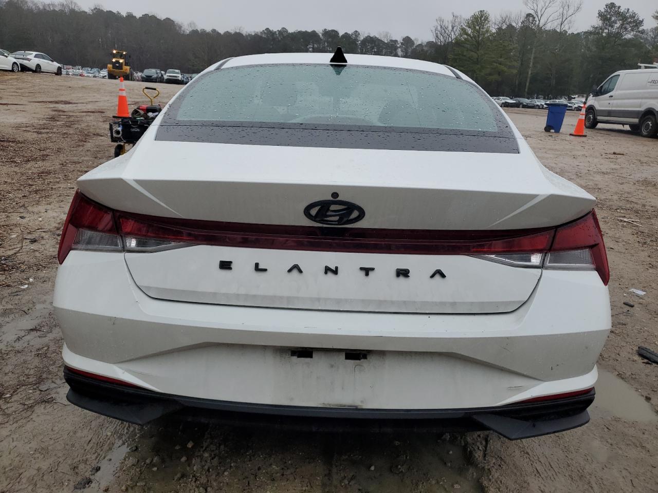 2021 Hyundai Elantra - Image 6