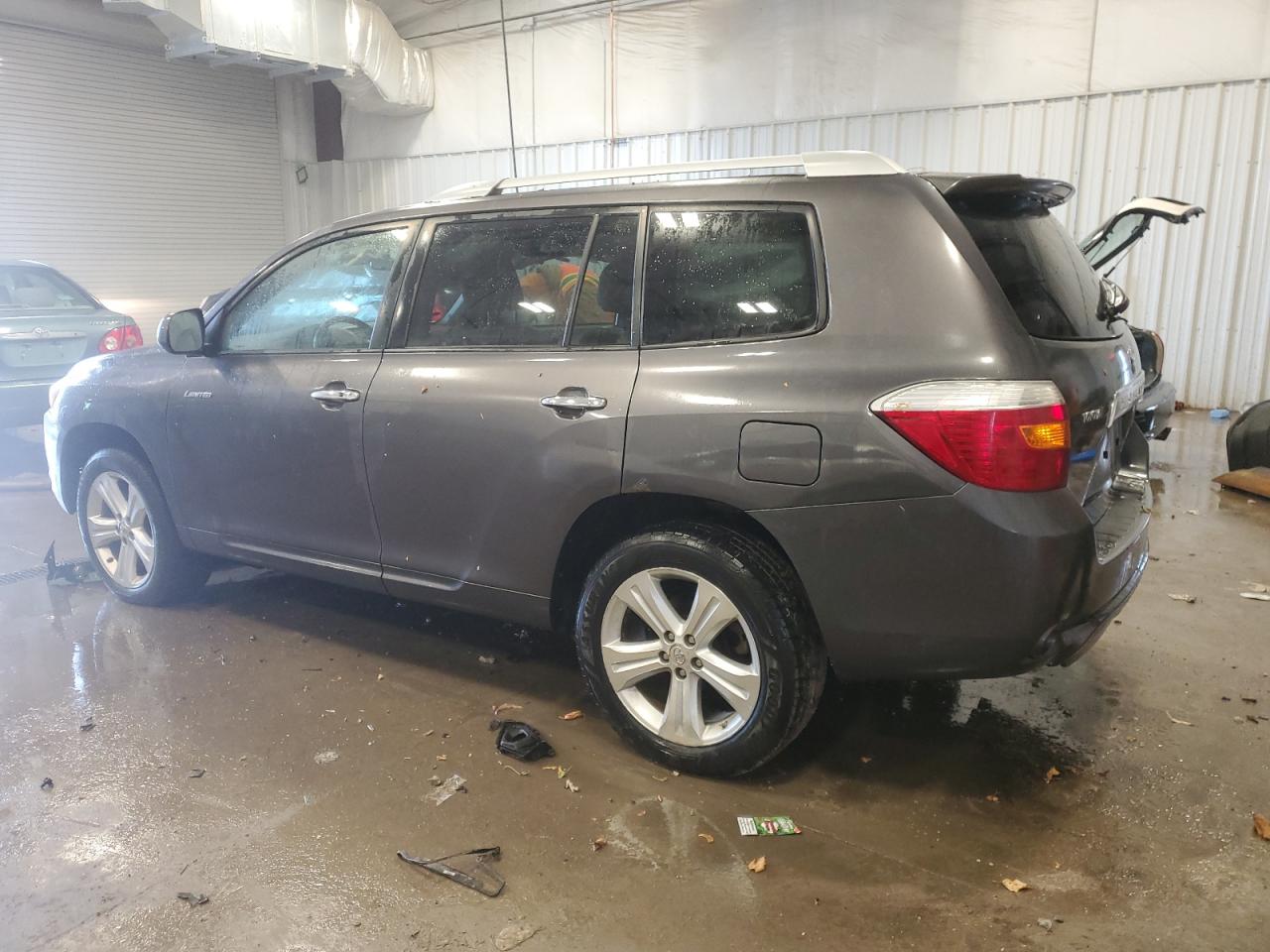 2009 Toyota Highlander - Image 2