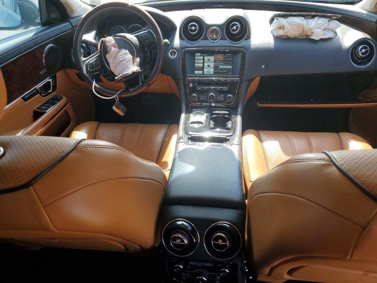 2015 Jaguar XJ - Image 8