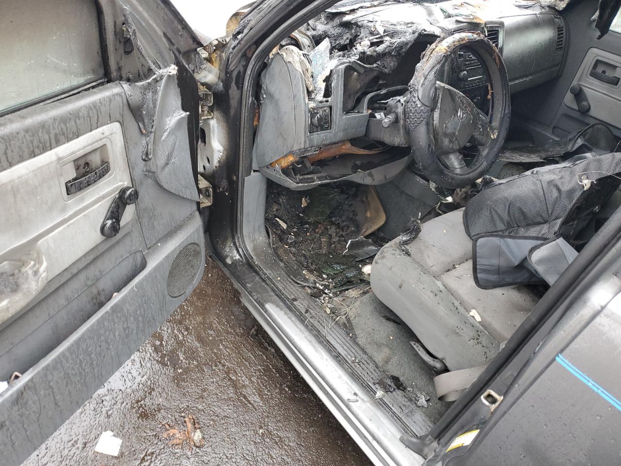 2005 Dodge Dakota - Image 8