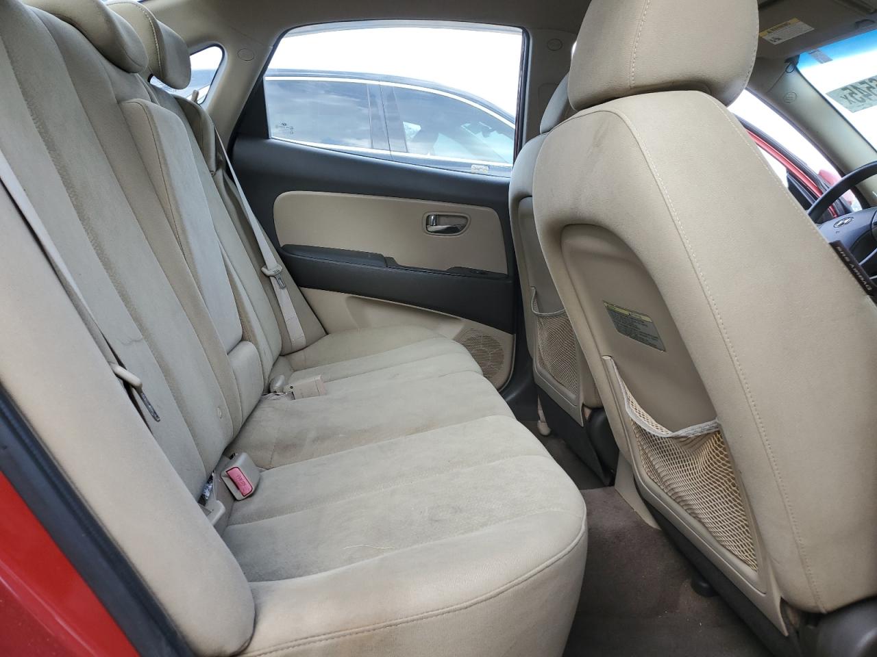 2010 Hyundai Elantra - Image 10