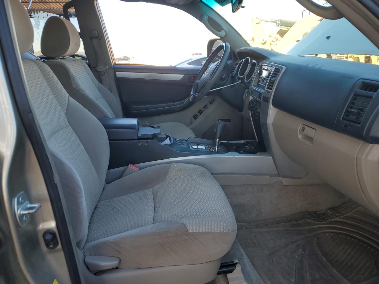 2005 Toyota 4Runner - Image 7