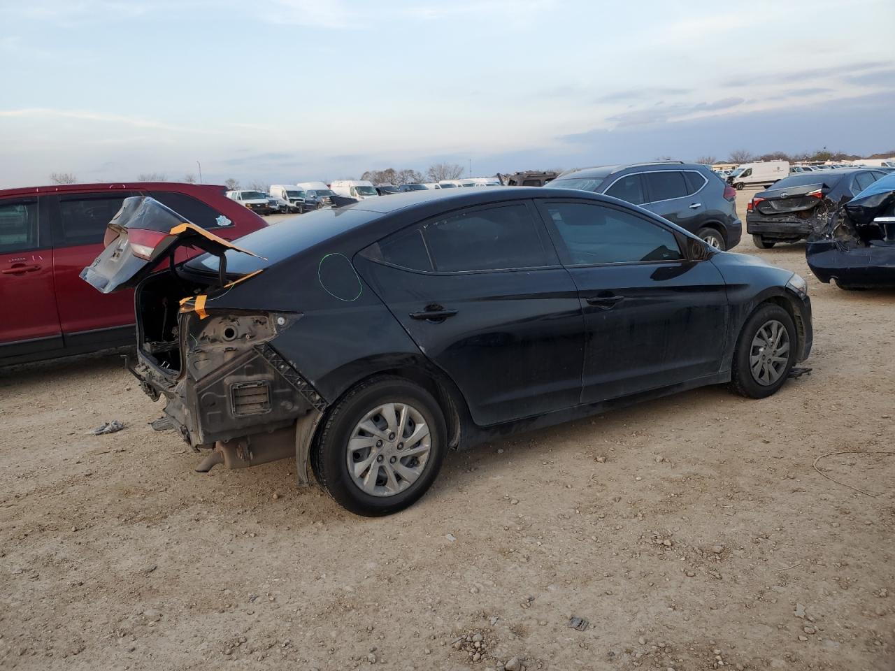 2017 Hyundai Elantra - Image 3