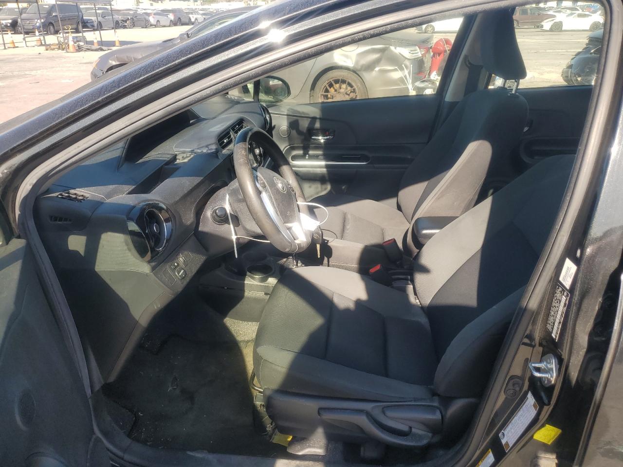 2015 Toyota Prius - Image 7