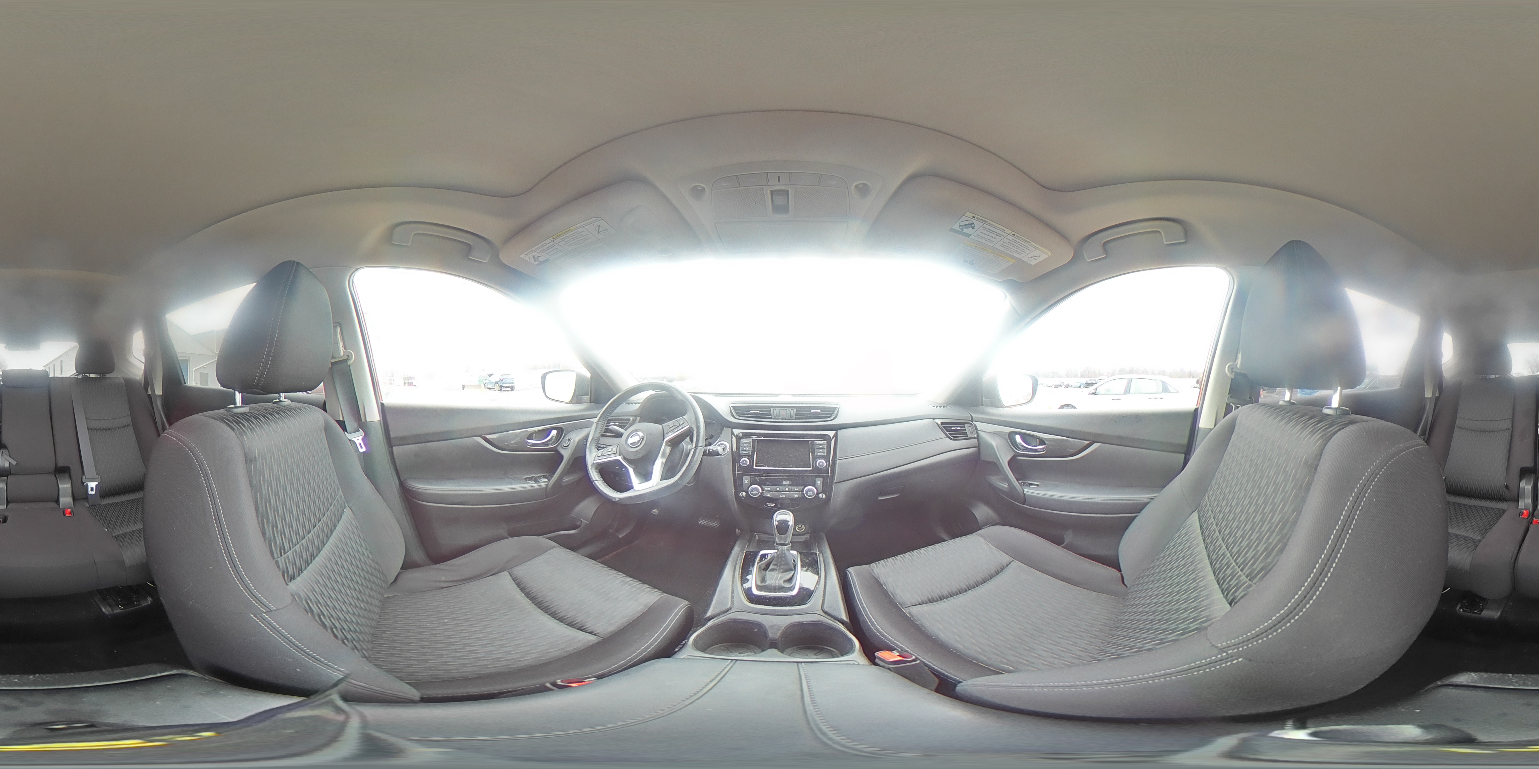 2018 Nissan Rogue - Image 16