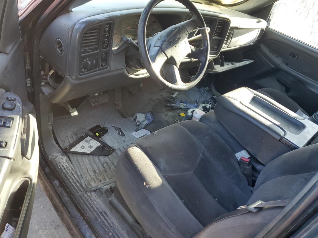 2003 GMC Sierra - Image 8