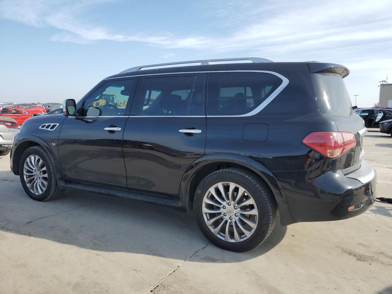 2015 Infiniti QX80 - Image 2