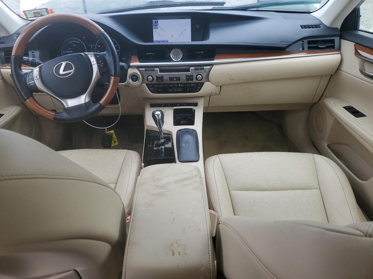 2013 Lexus ES - Image 8