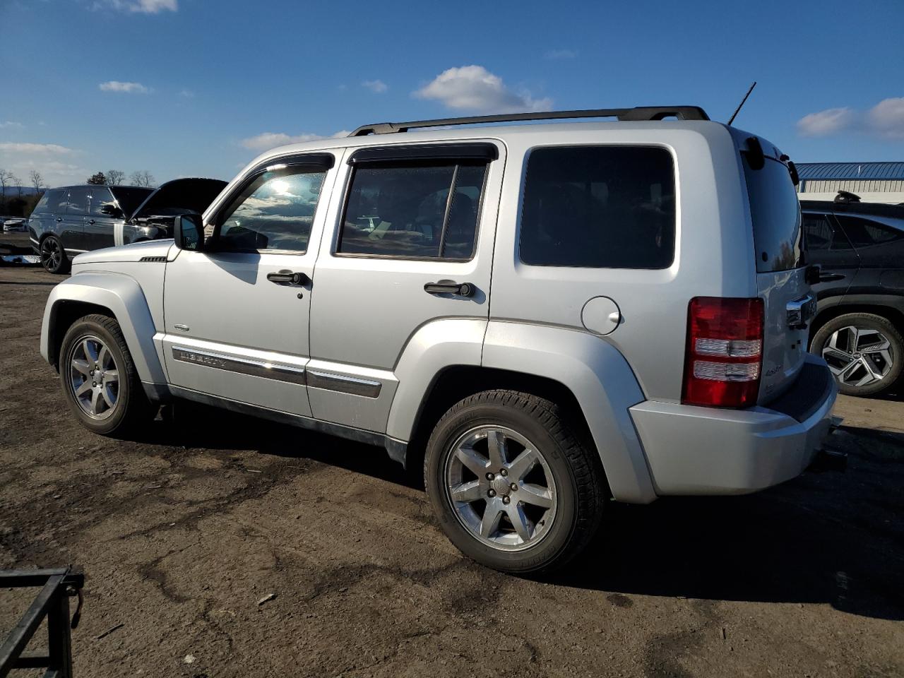 2012 Jeep Liberty (North America) - Image 2