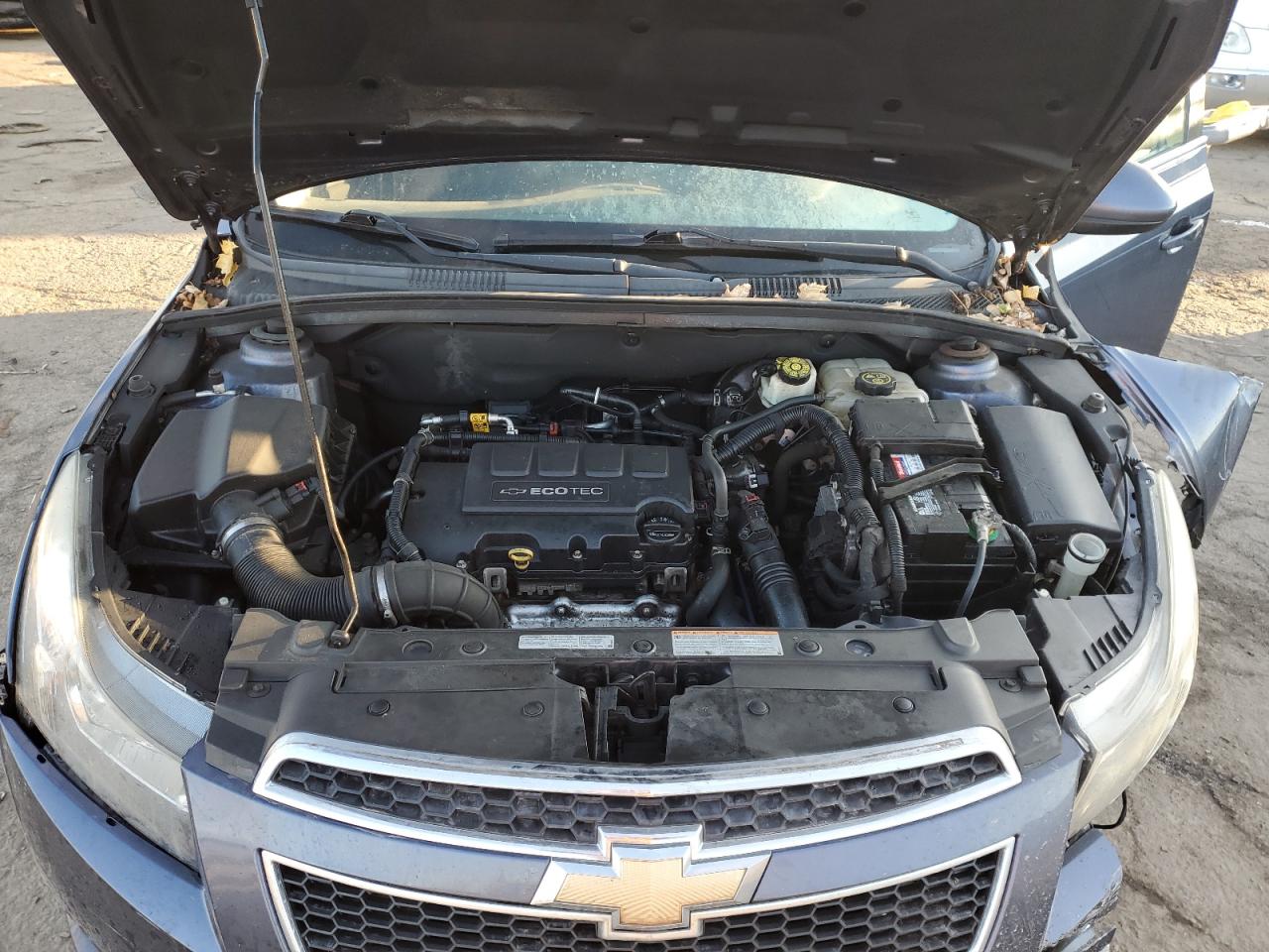 2014 Chevrolet Cruze - Image 12