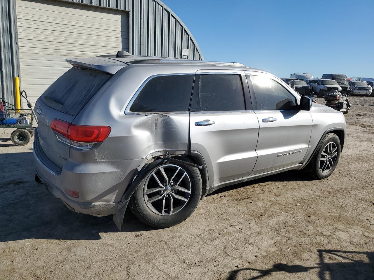 2017 Jeep Grand Cherokee - Image 3