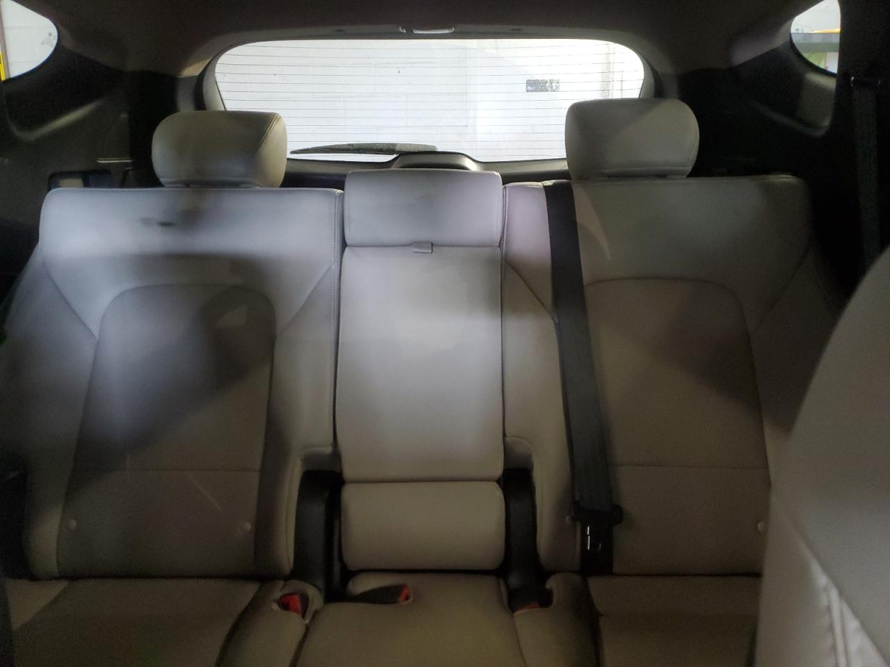 2017 Hyundai Santa Fe - Image 10