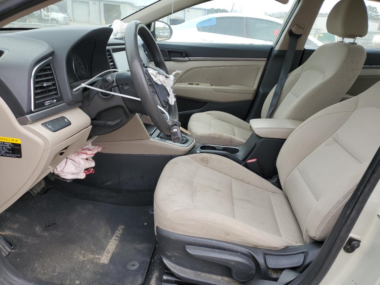 2017 Hyundai Elantra - Image 7