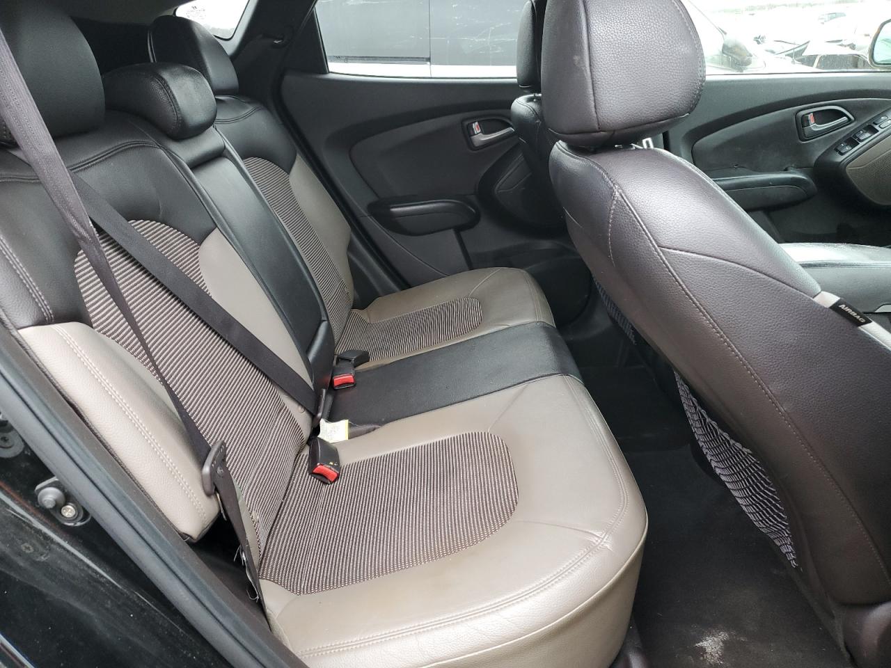 2012 Hyundai Tucson - Image 11