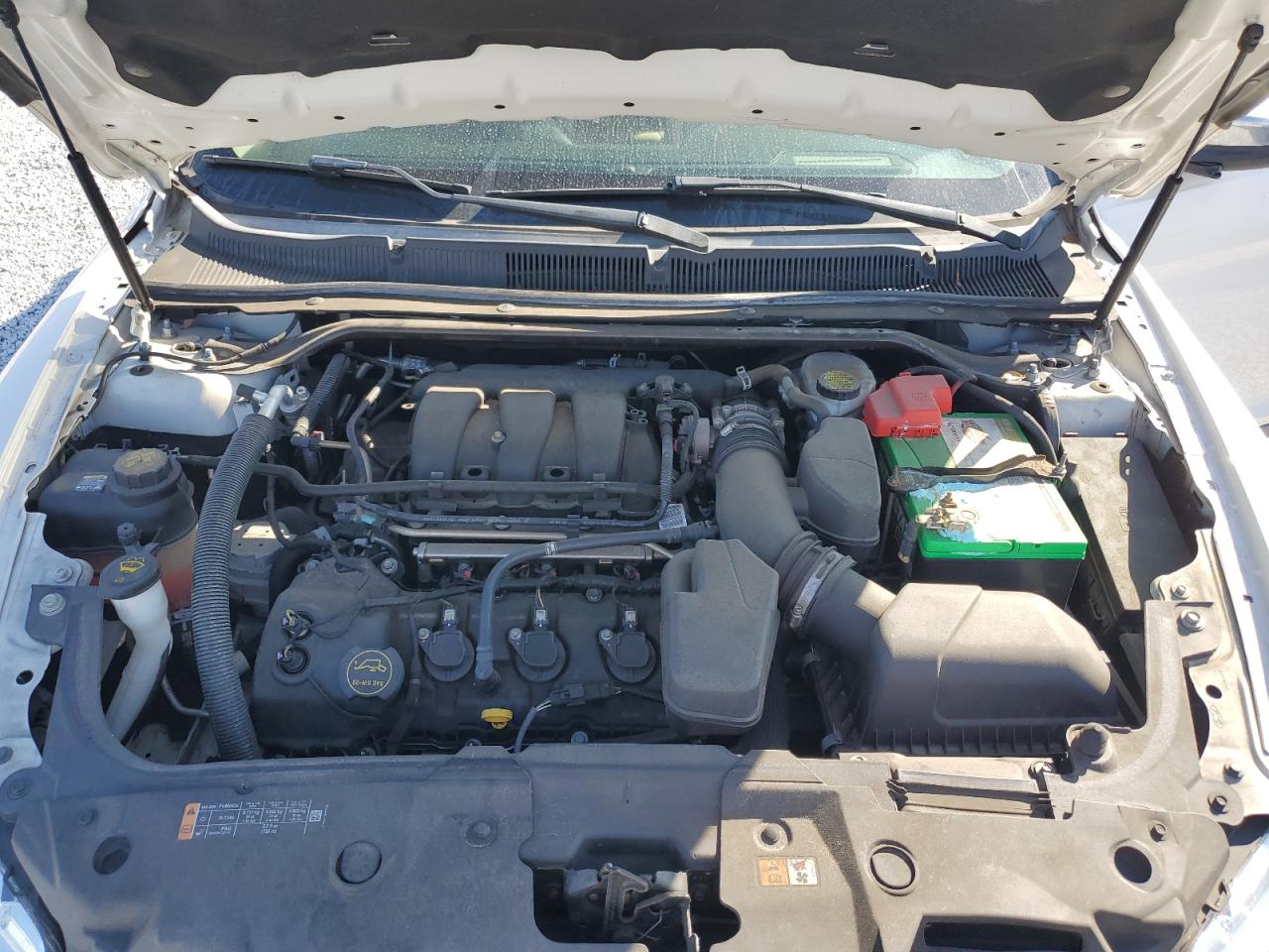 2018 Ford Taurus - Image 11