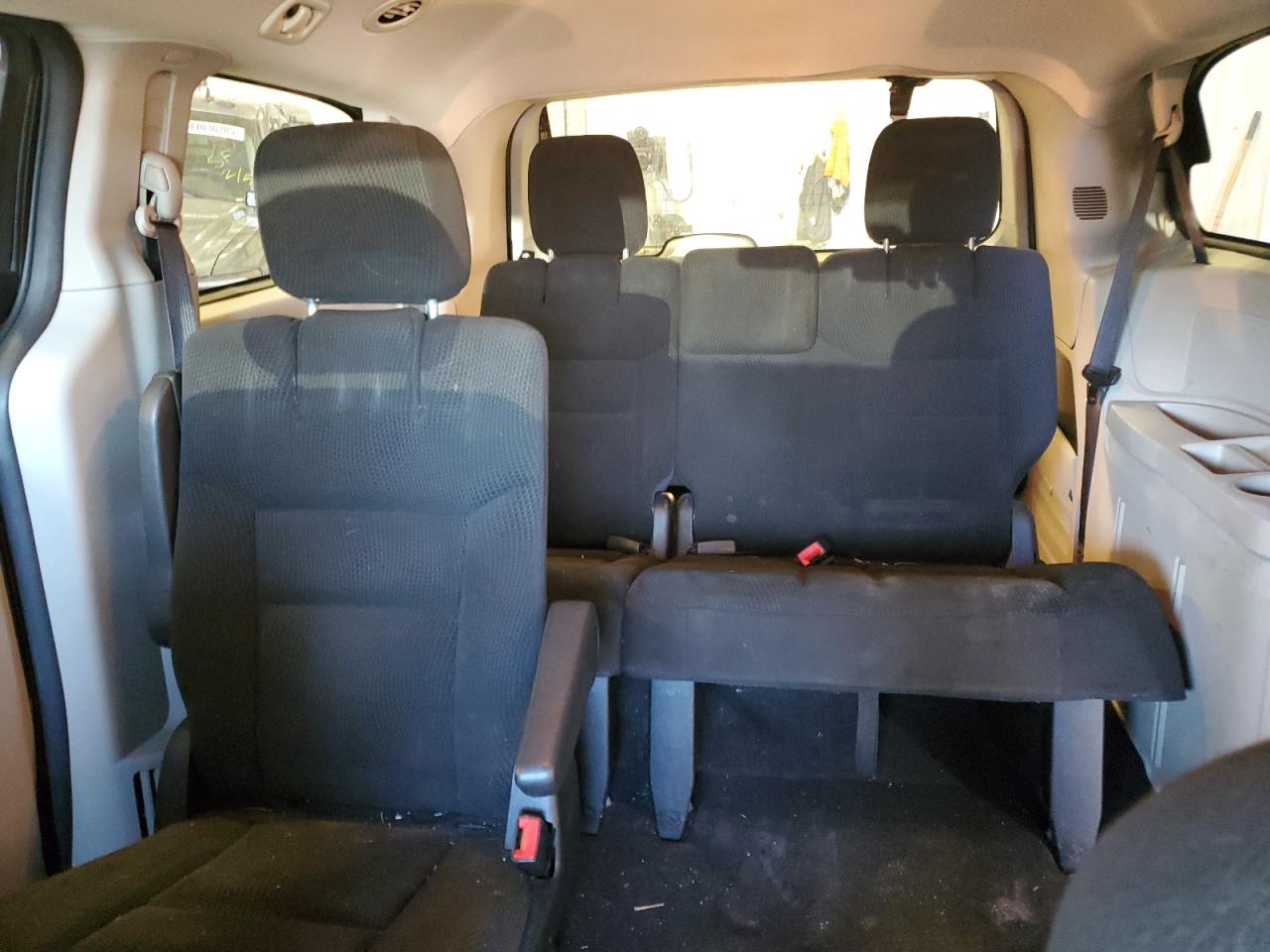 2016 Dodge Caravan - Image 10