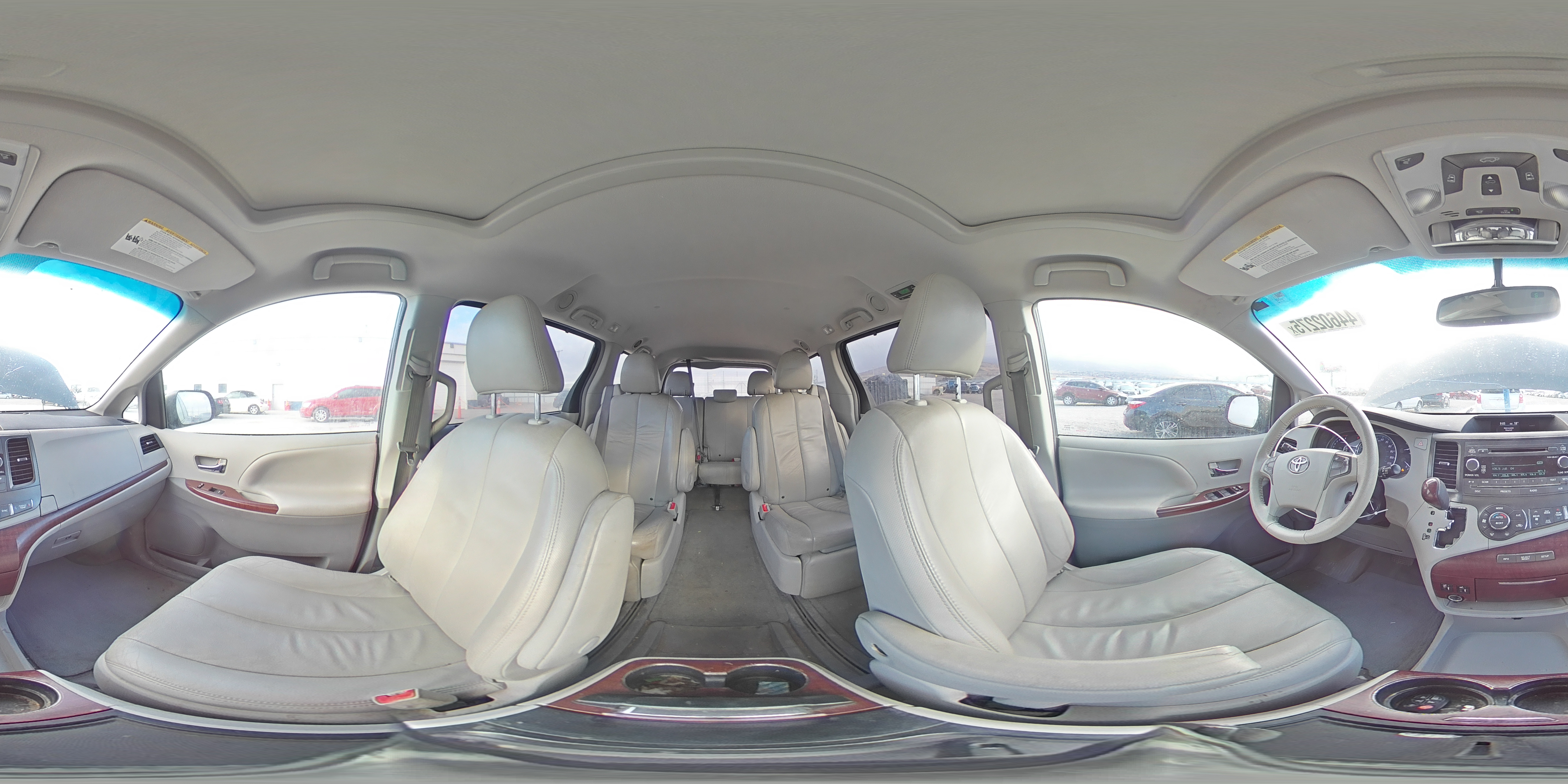 2012 Toyota Sienna - Image 14