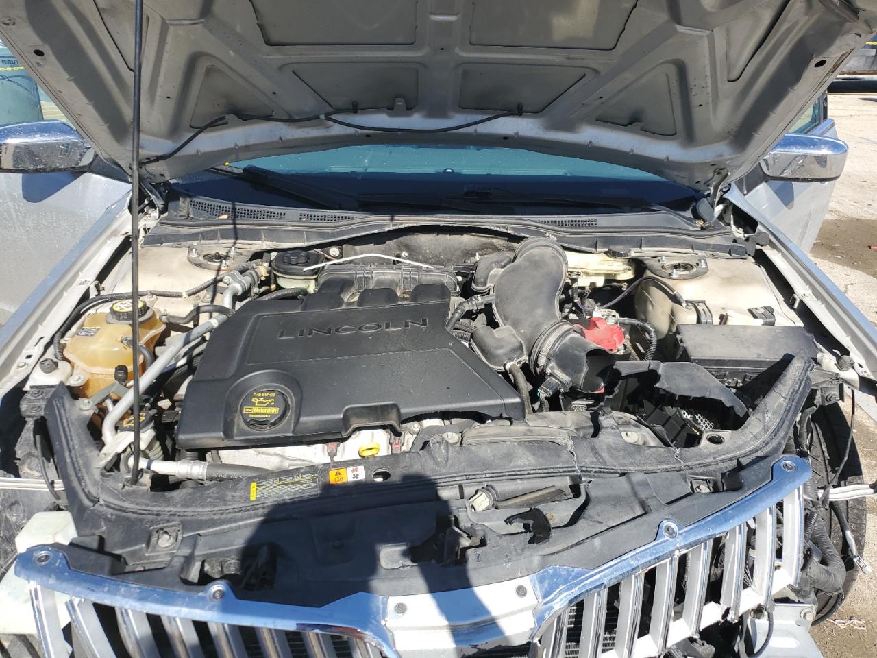 2010 Lincoln MKZ - Image 11