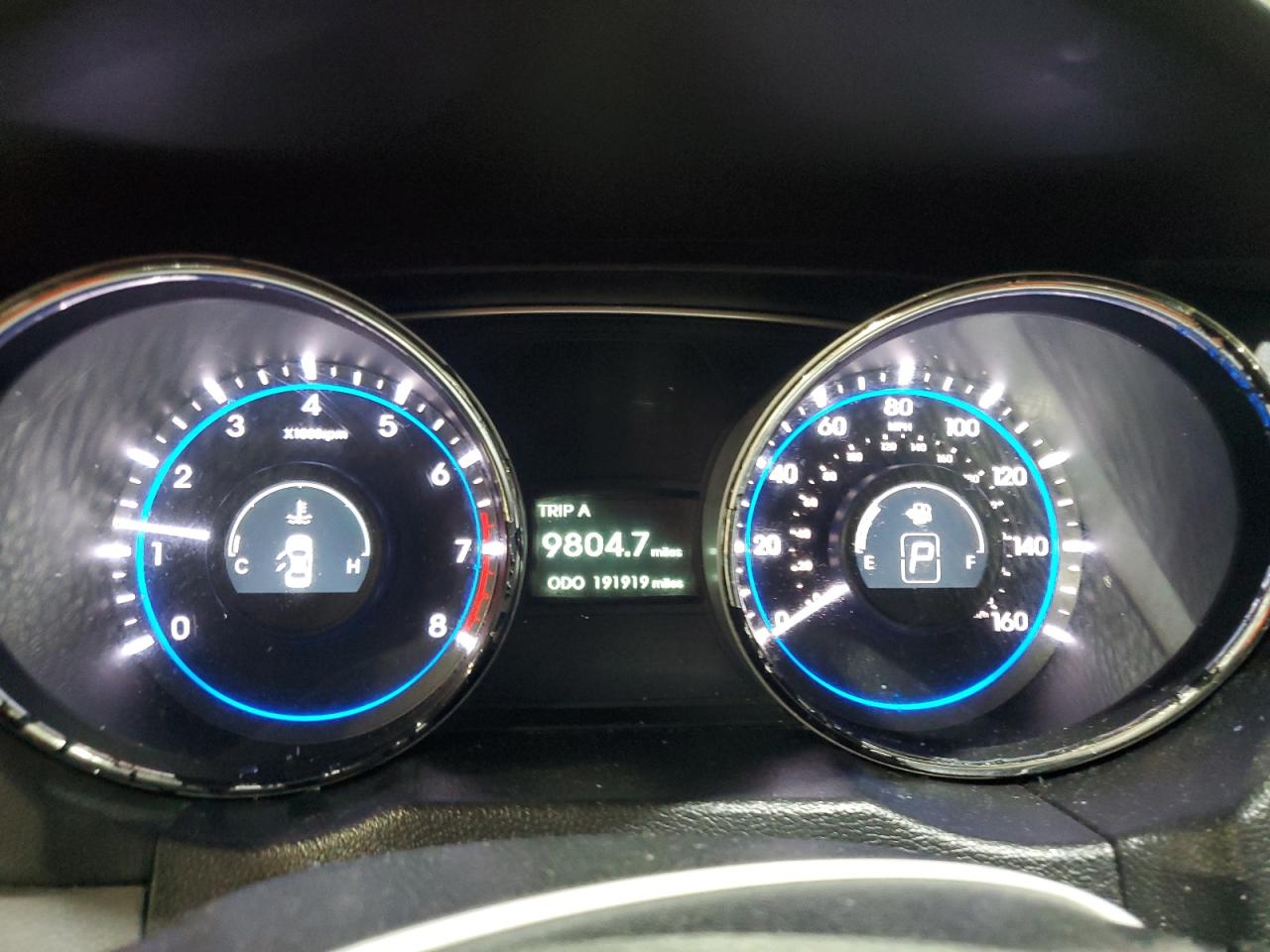 2014 Hyundai Sonata - Image 9