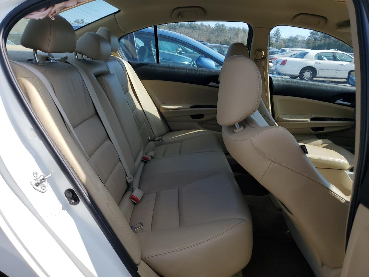 2012 Honda Accord - Image 10