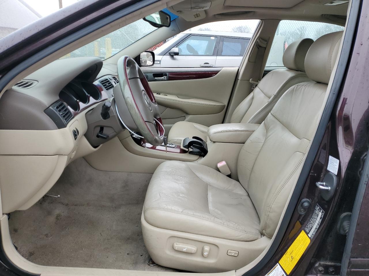 2004 Lexus ES - Image 7