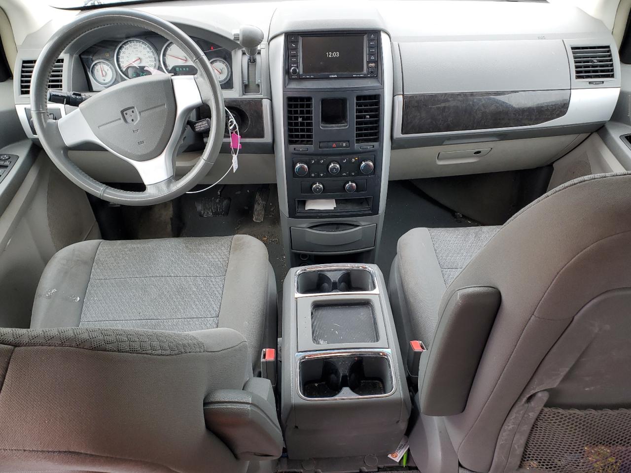 2010 Dodge Caravan - Image 8