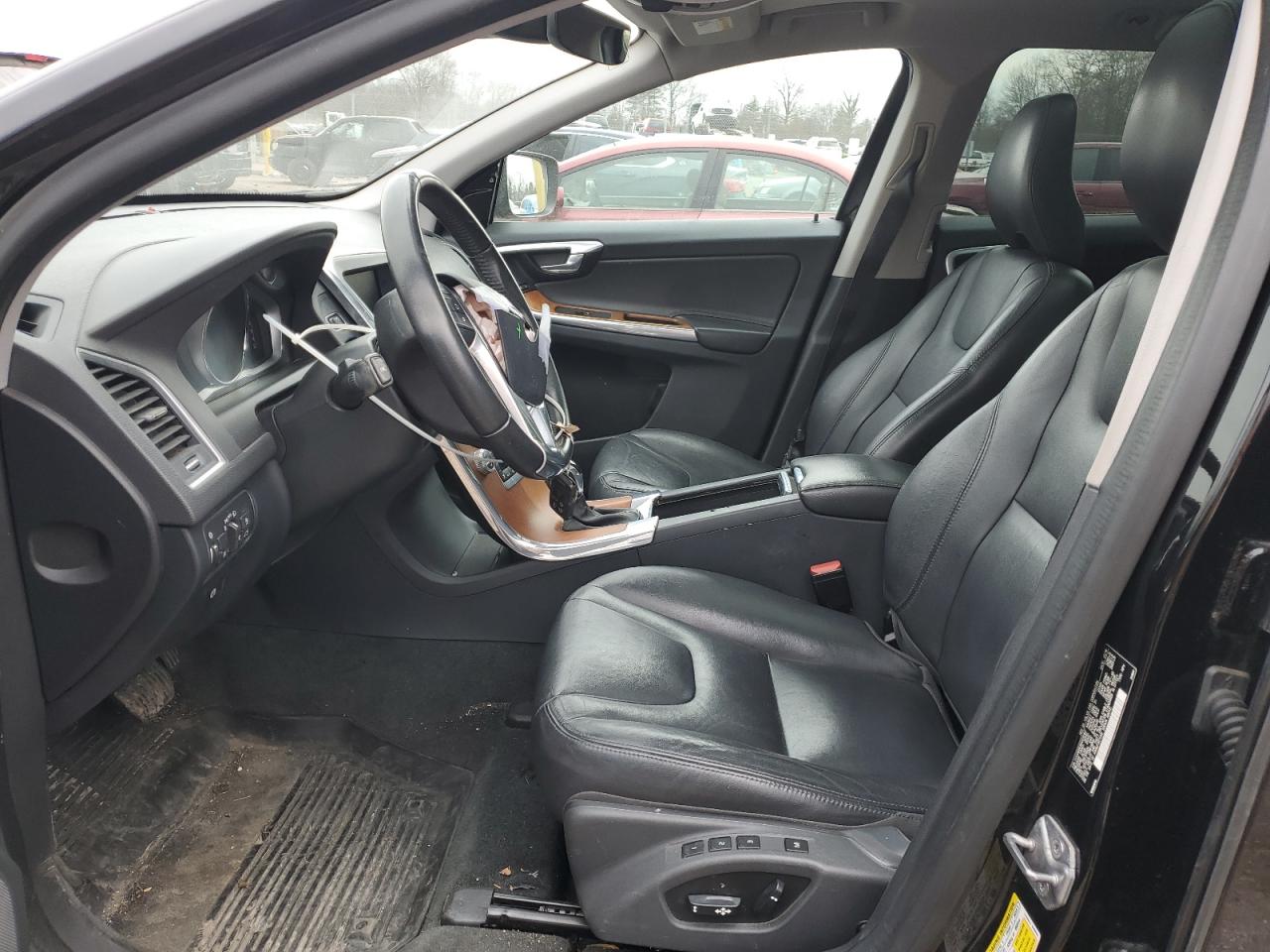 2017 Volvo XC60 - Image 7