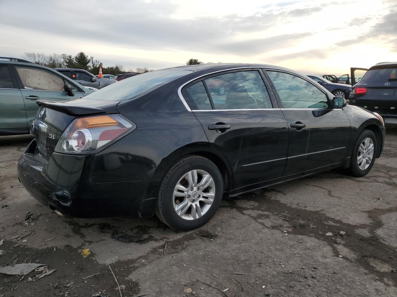 2011 Nissan Altima - Image 3