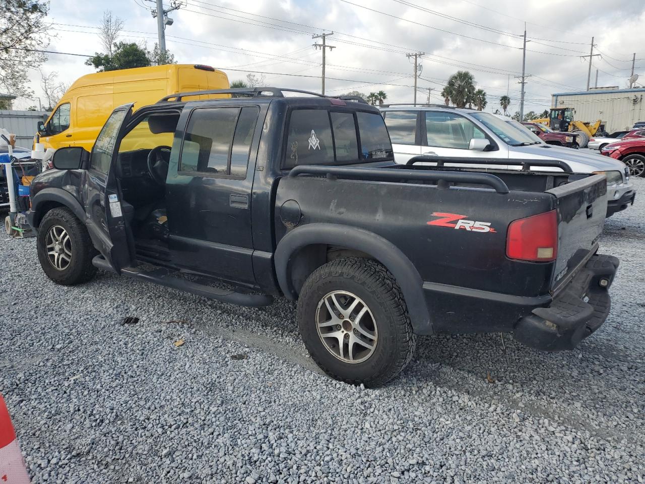 2002 Chevrolet S-10 Pickup - Image 2