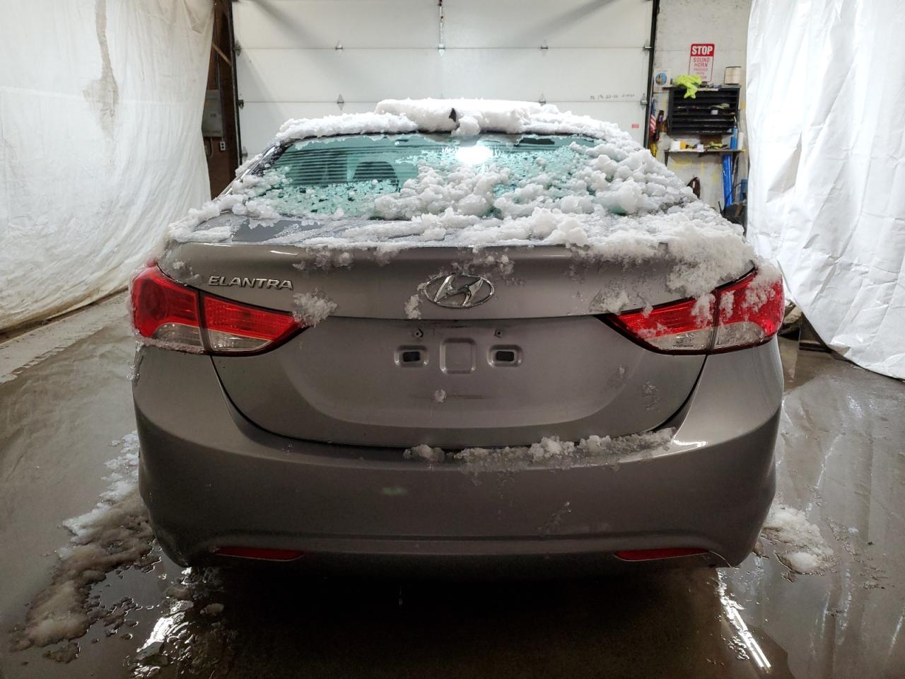 2011 Hyundai Elantra - Image 6