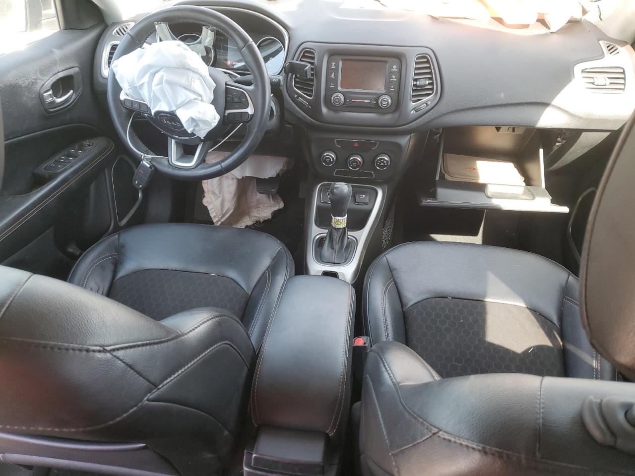 2018 Jeep Compass - Image 8