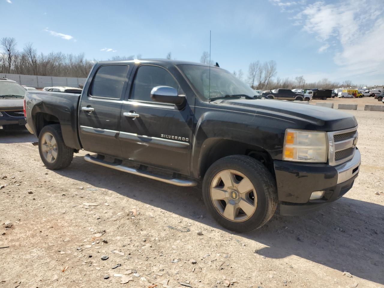 2011 Chevrolet Silverado - Image 4