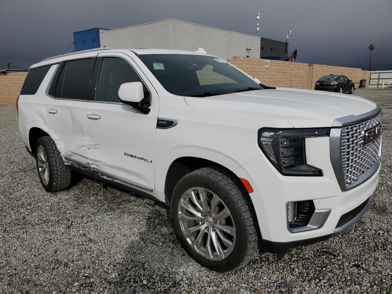 2022 GMC Yukon - Image 4