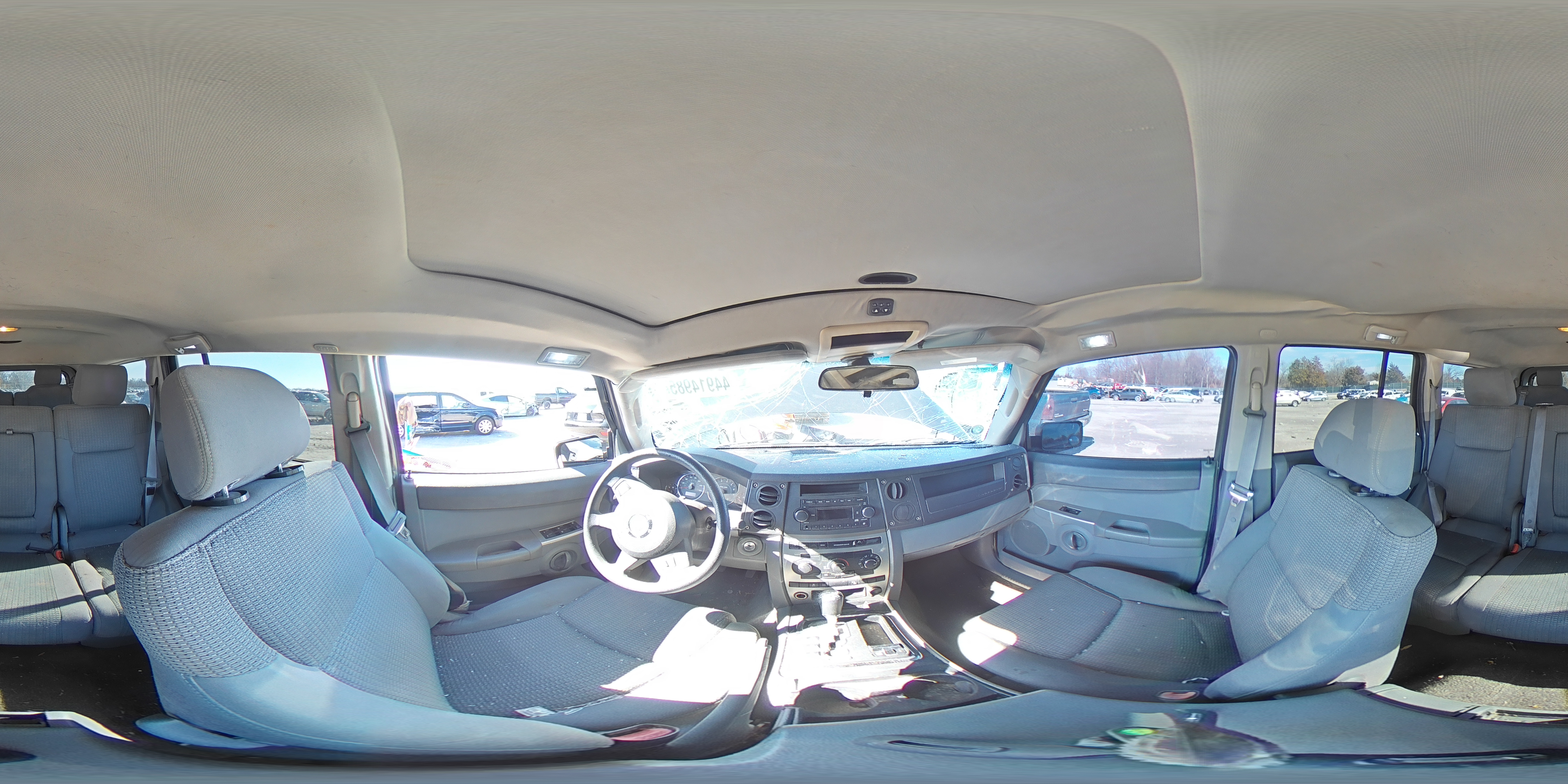 2006 Jeep Commander - Image 13