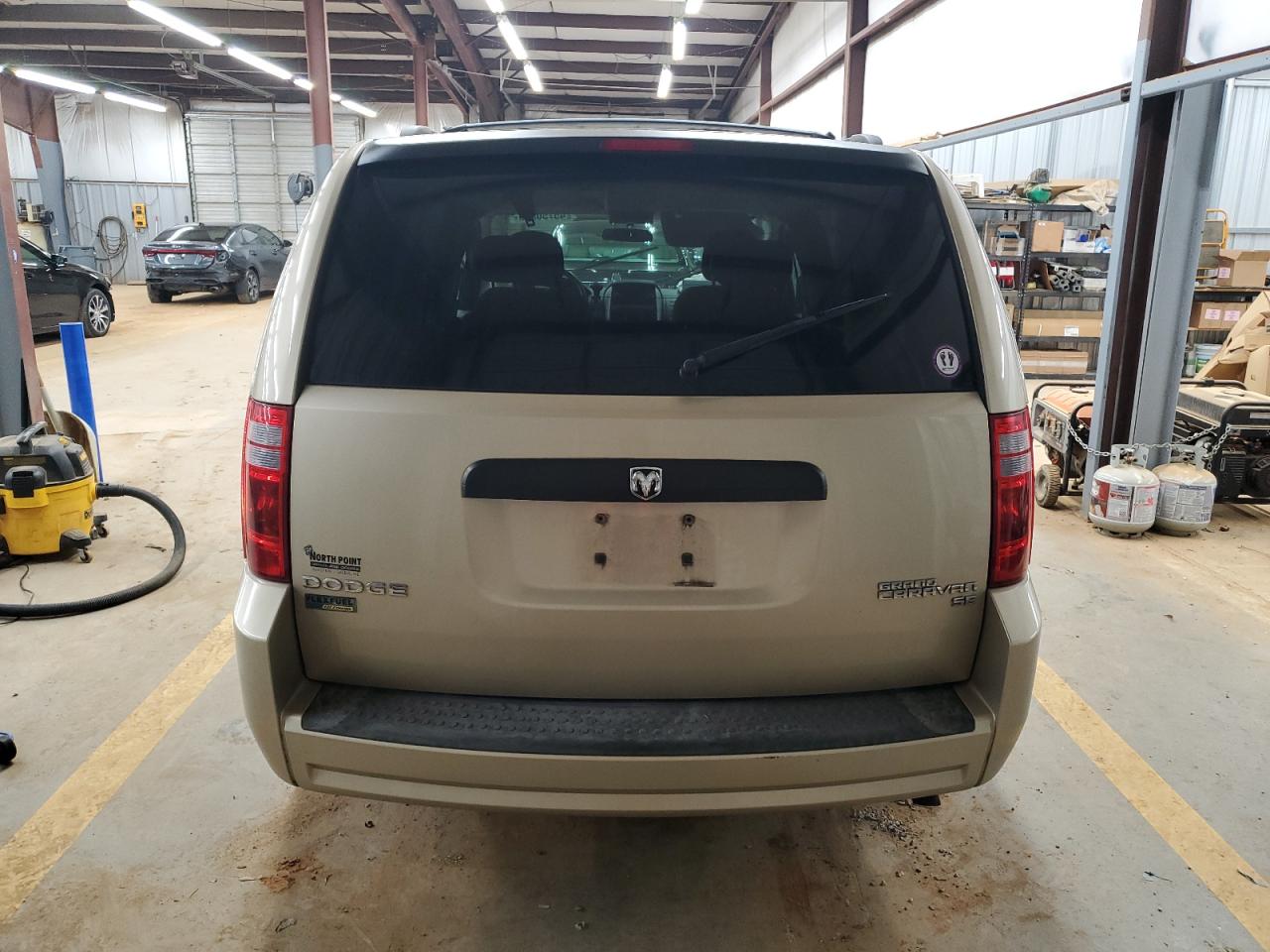 2010 Dodge Caravan - Image 6