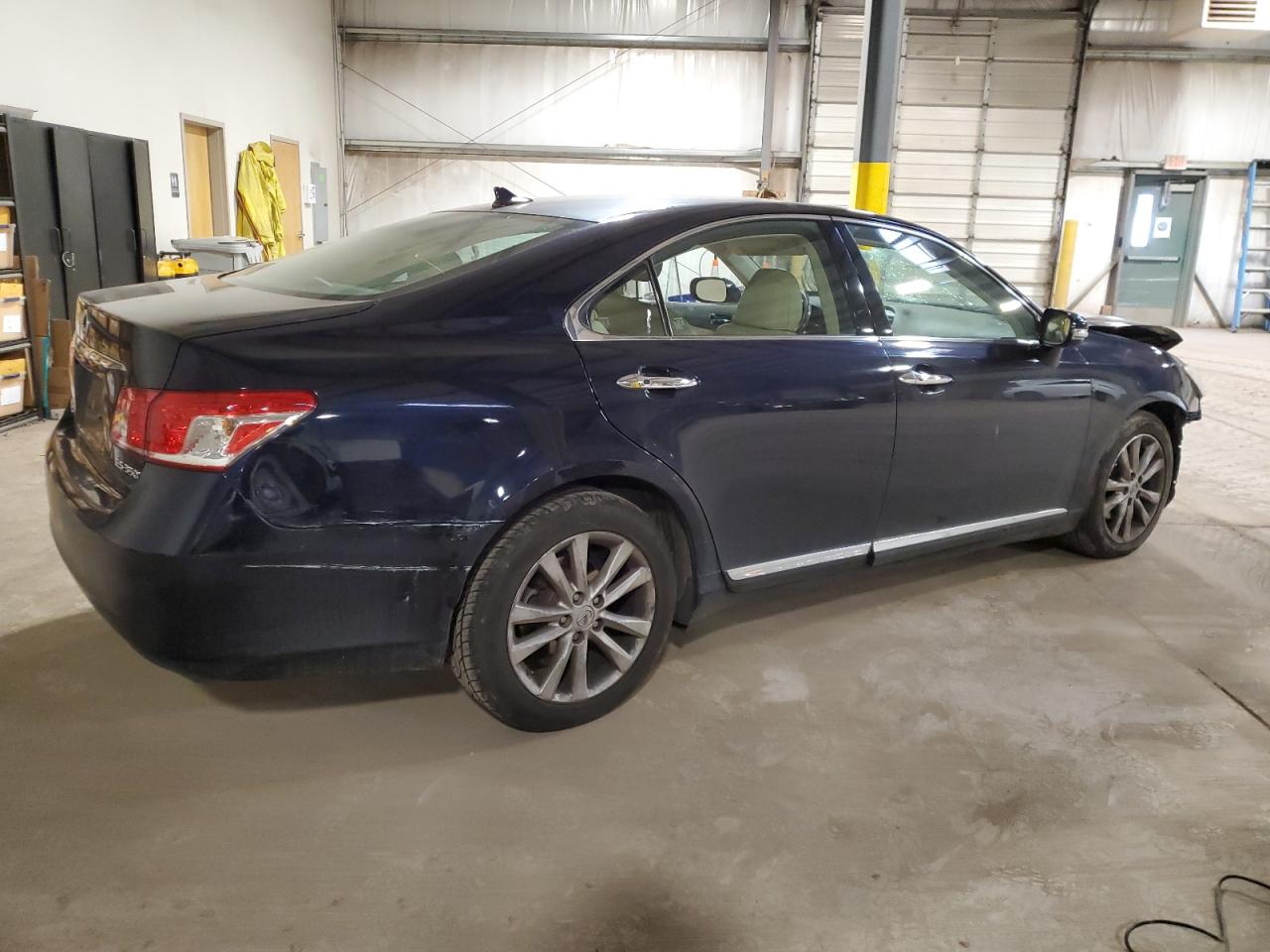 2010 Lexus ES - Image 3