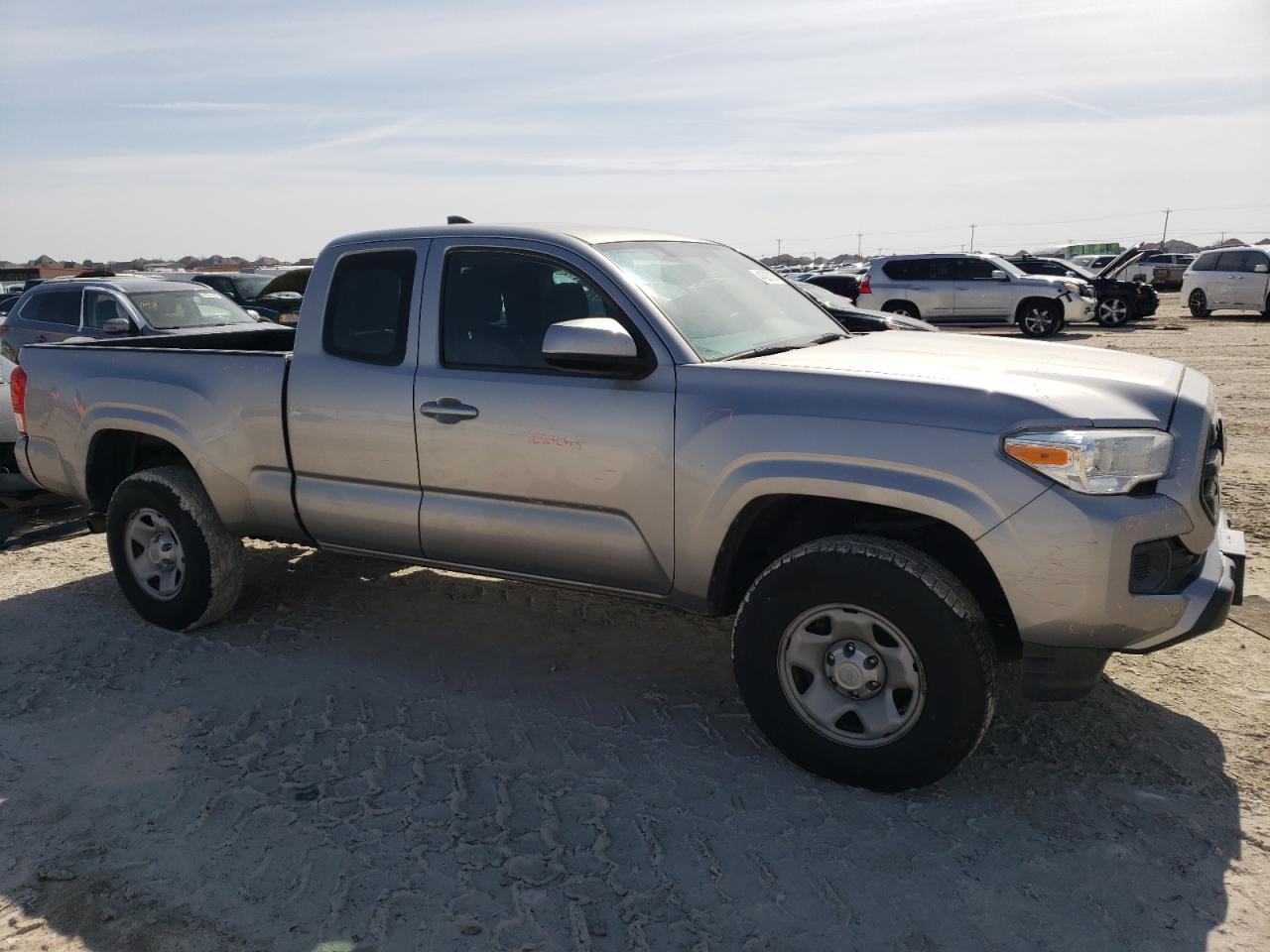 2016 Toyota Tacoma - Image 4