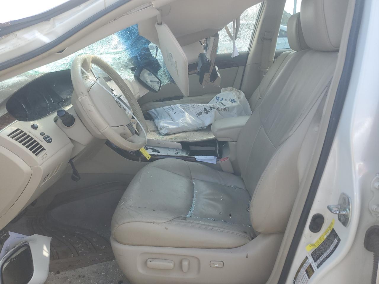 2010 Toyota Avalon - Image 7