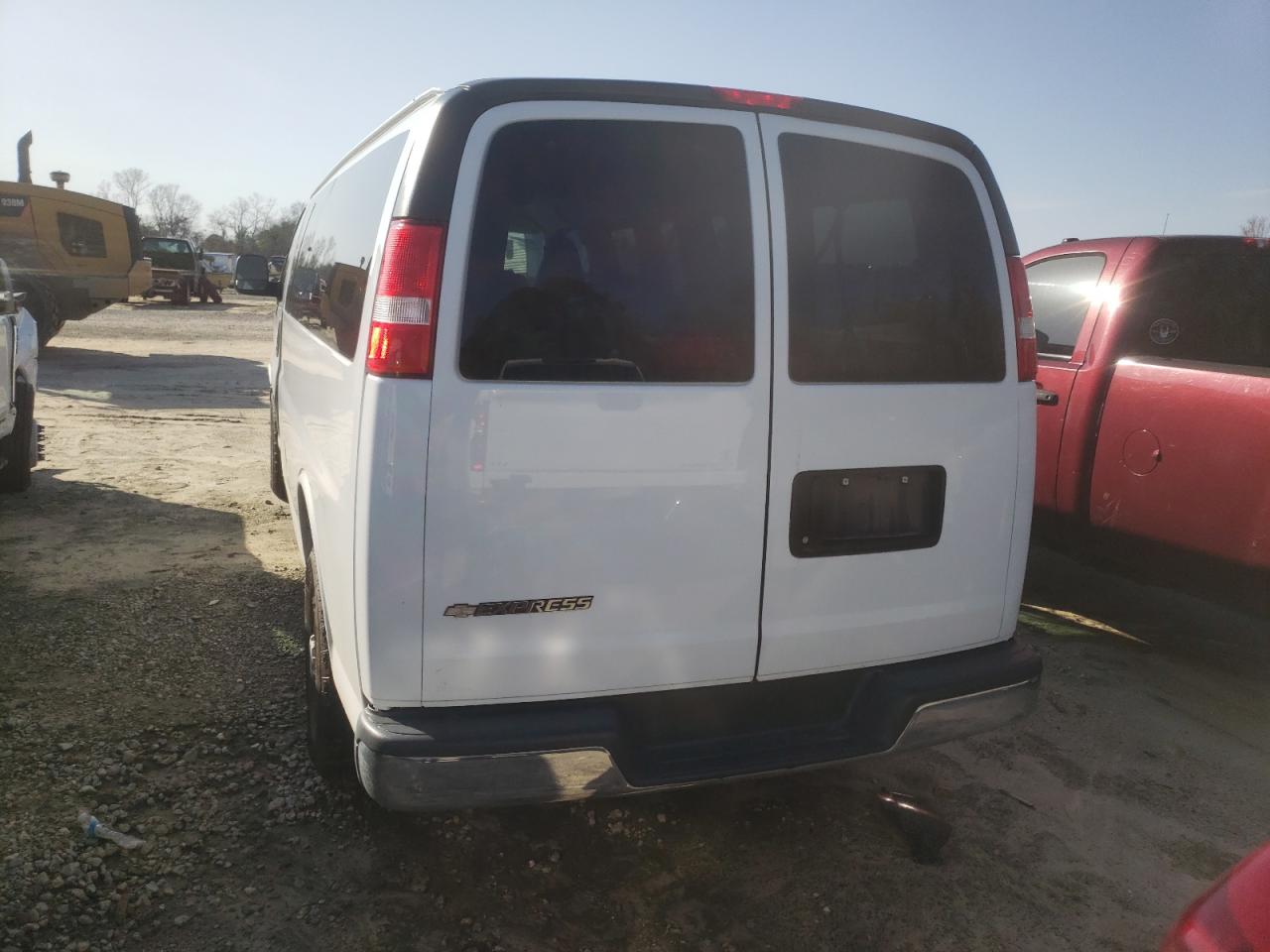 2017 Chevrolet Express - Image 6