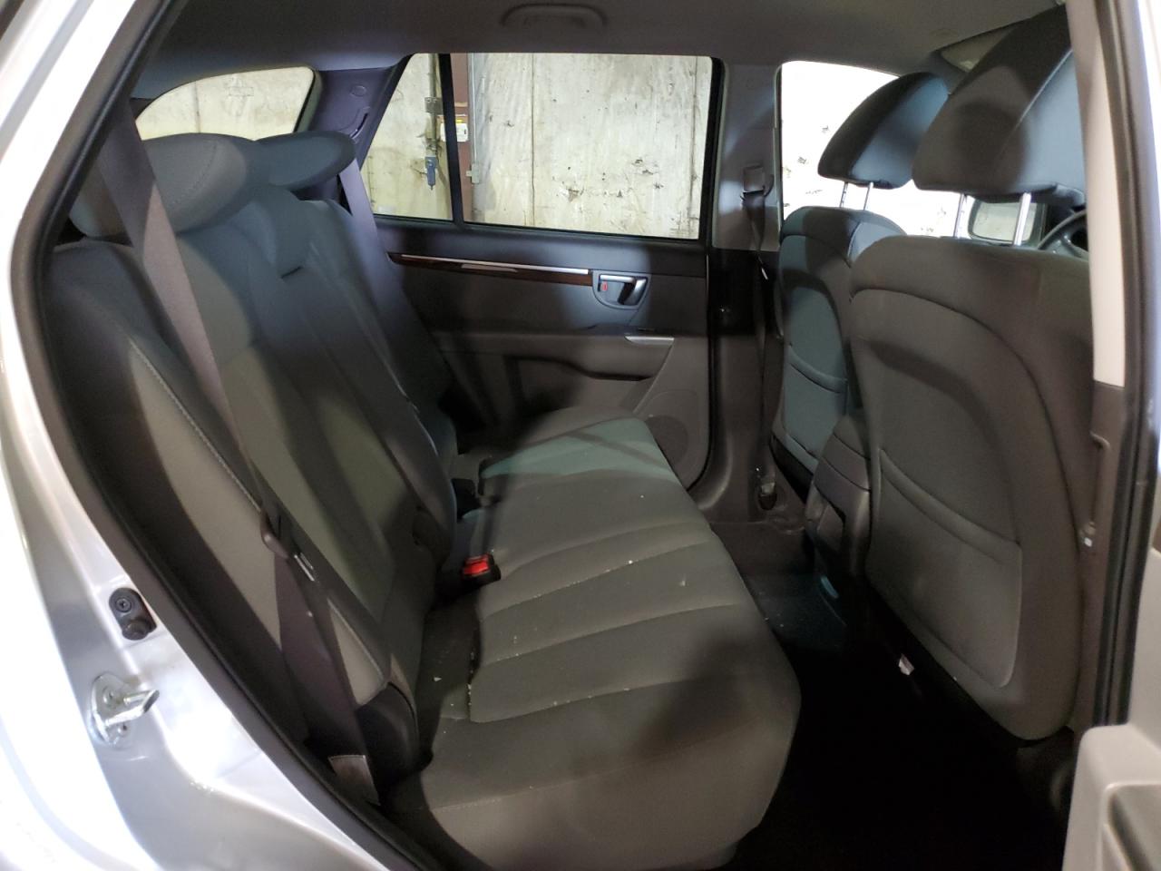 2012 Hyundai Santa Fe - Image 11