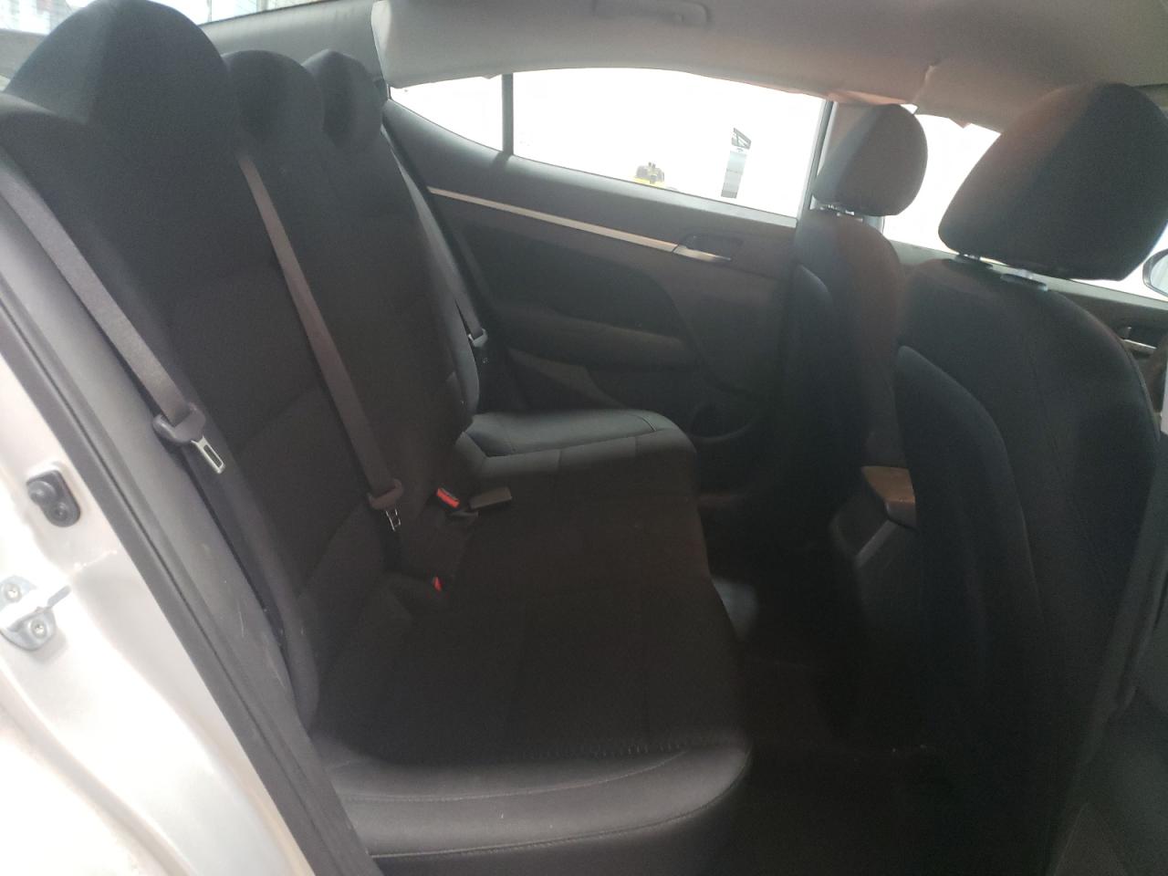 2019 Hyundai Elantra - Image 10