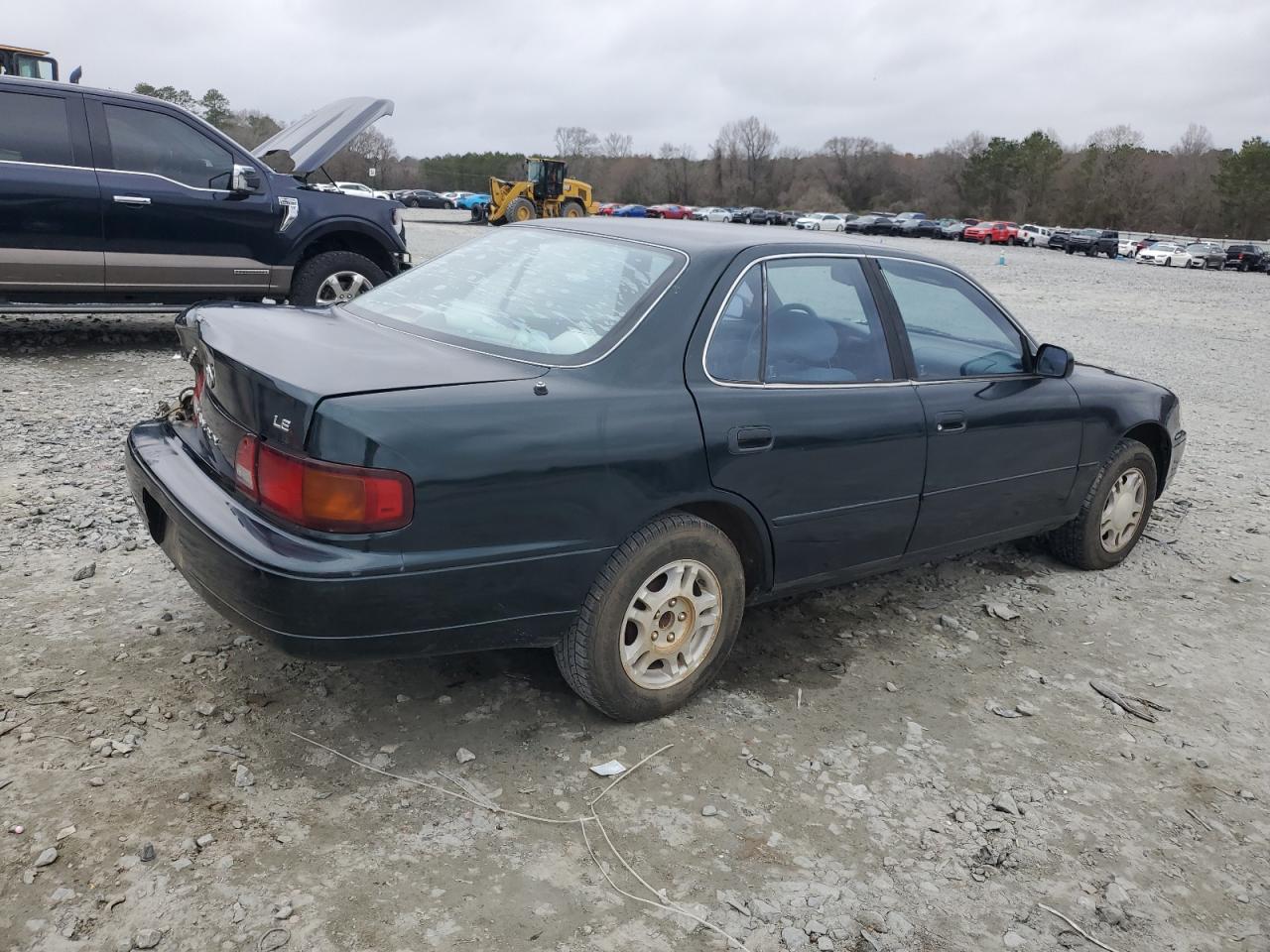 1995 Toyota Camry - Image 3