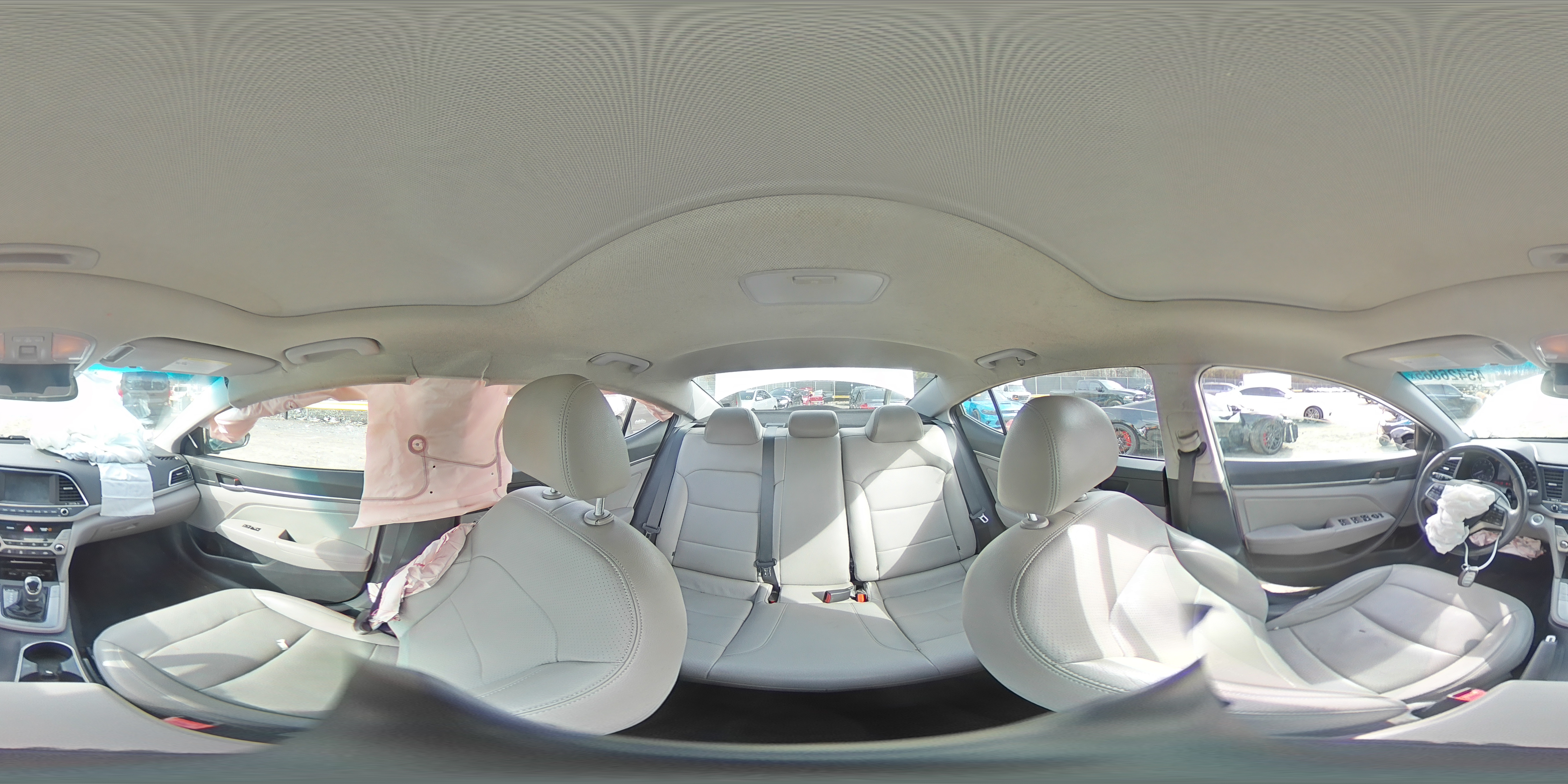 2018 Hyundai Elantra - Image 13