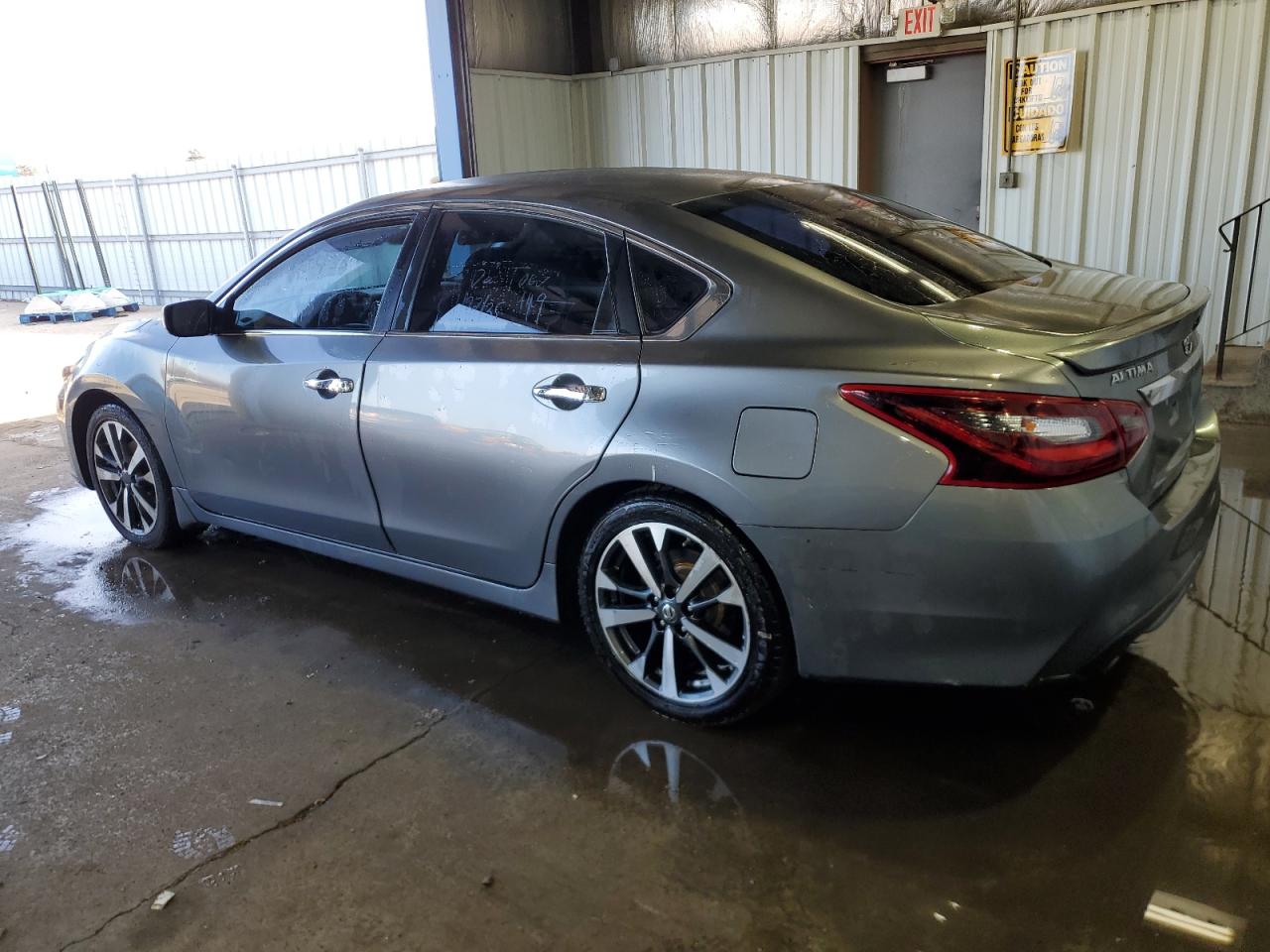2017 Nissan Altima - Image 2
