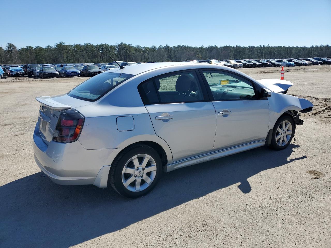 2010 Nissan Sentra - Image 3