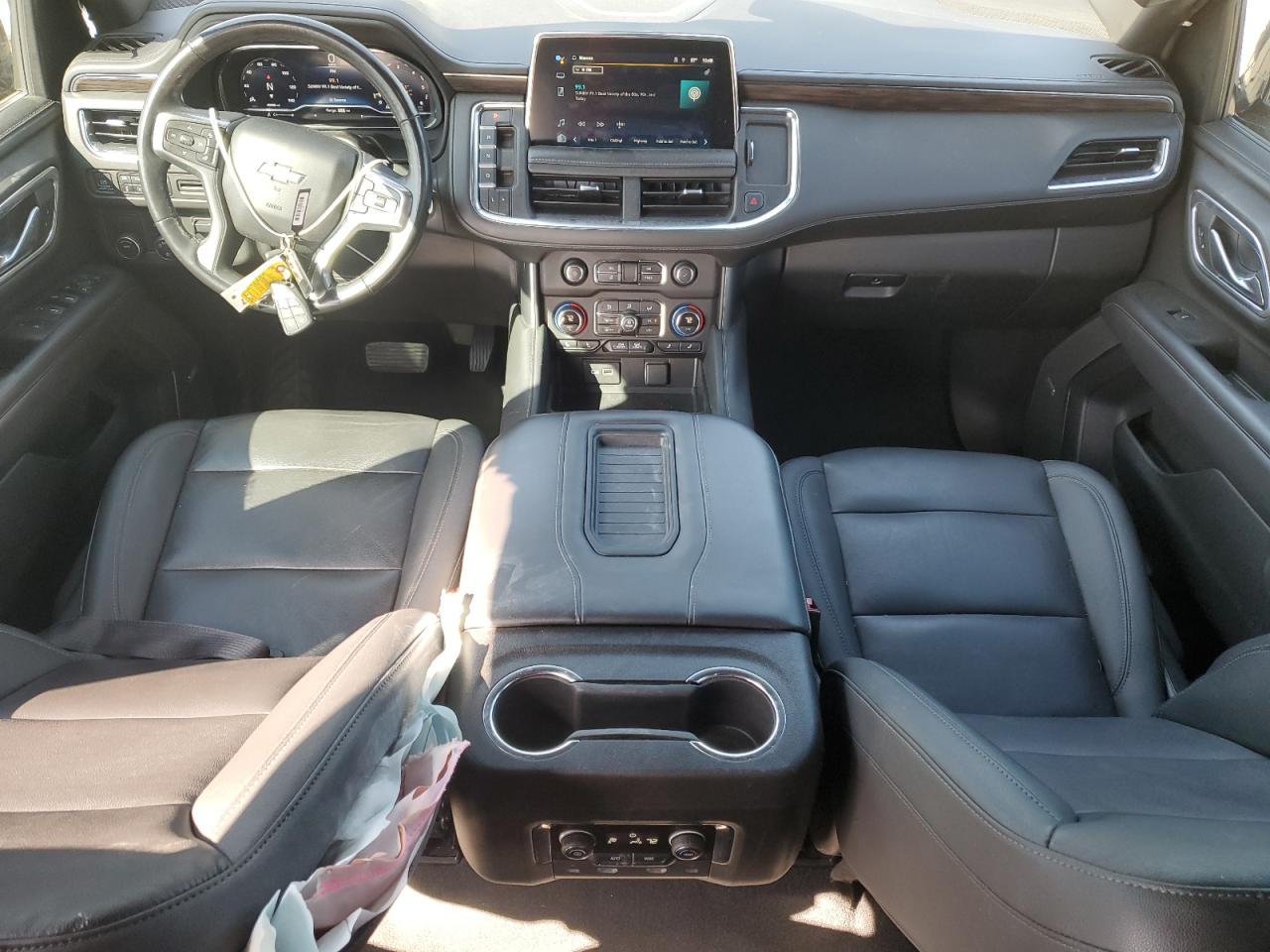 2022 Chevrolet Suburban - Image 8