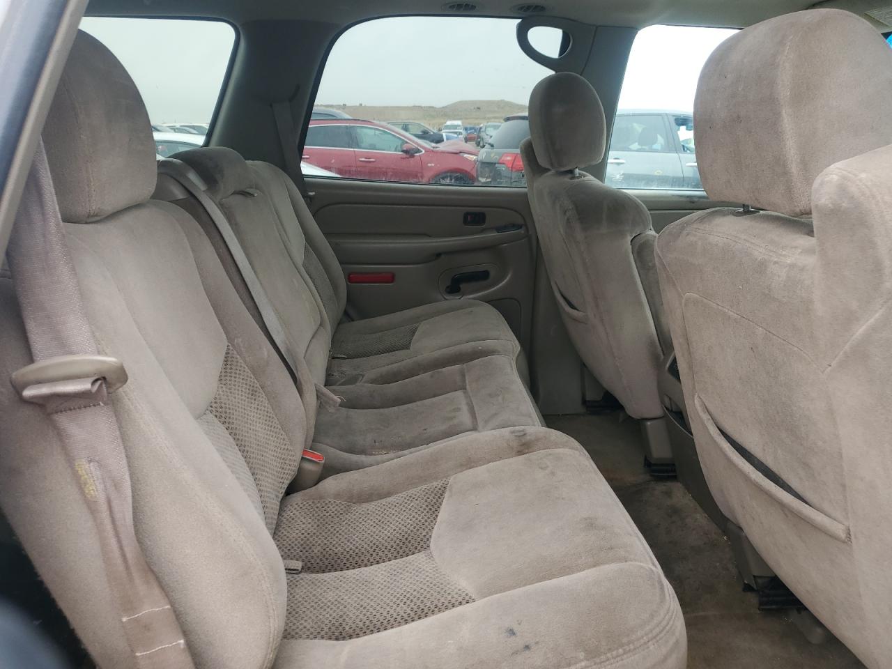 2004 Chevrolet Tahoe - Image 11